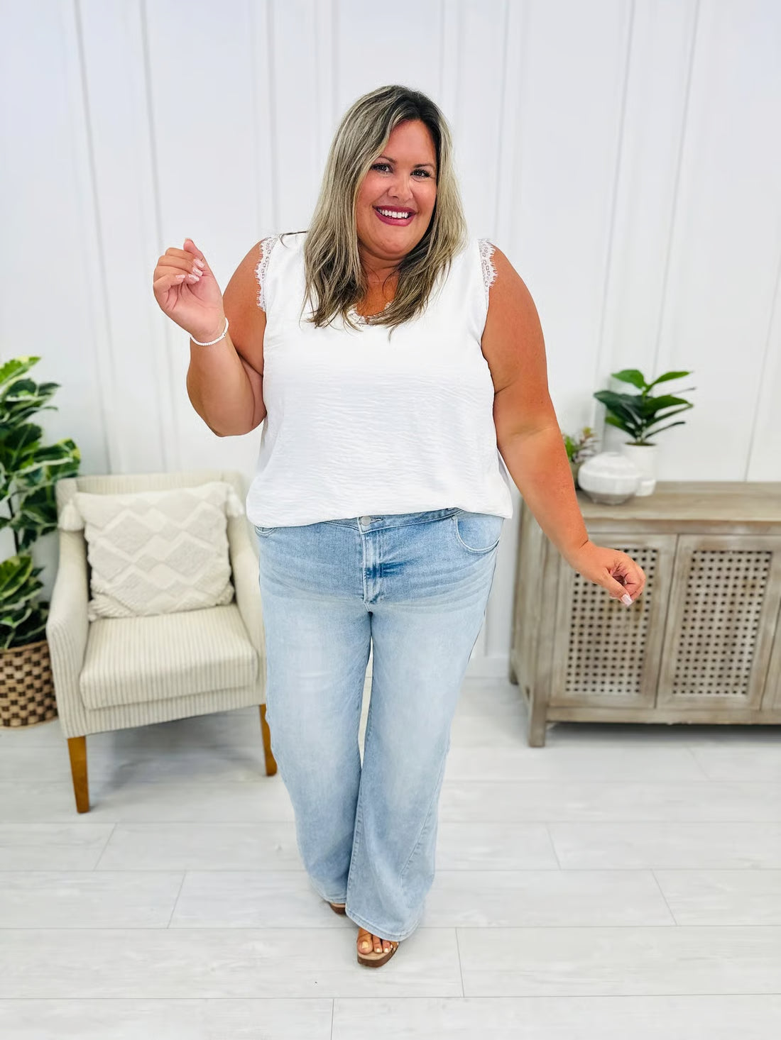 Tummy Control and Butt Lifting Jeans ~ Classic style with body-shaping power.